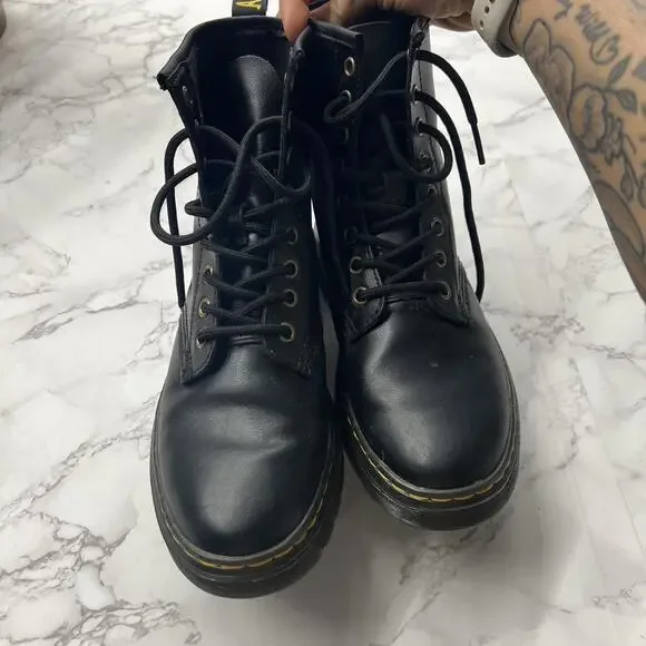 Black Dr. Martens lace up combat boot - Picture 2 of 6